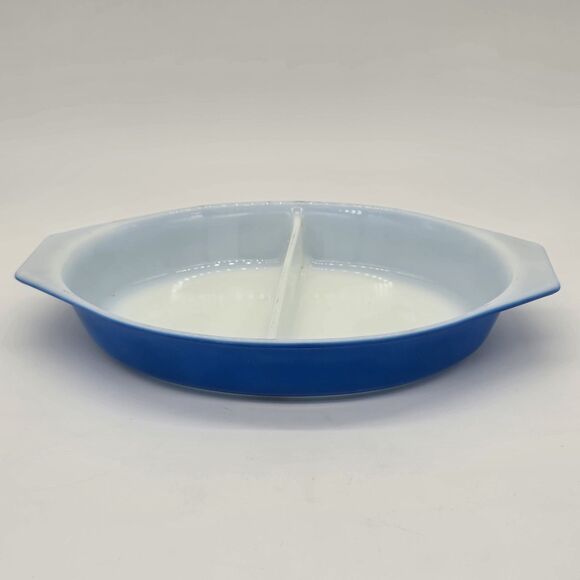 Vintage Pyrex 1 1/2 quart Divided Dish Primary Blue NO LID - Picture 1 of 7